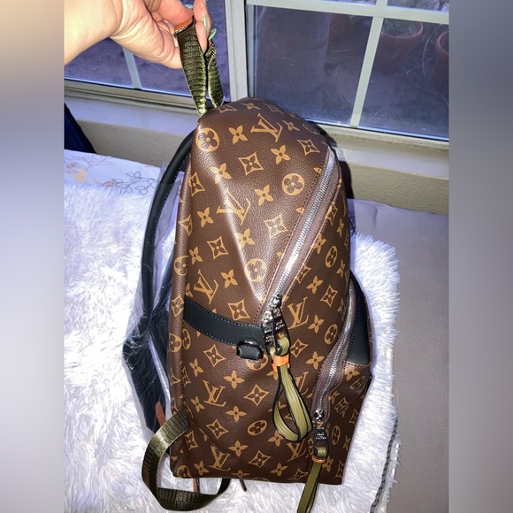 LV Backpack - Picture 8 of 10